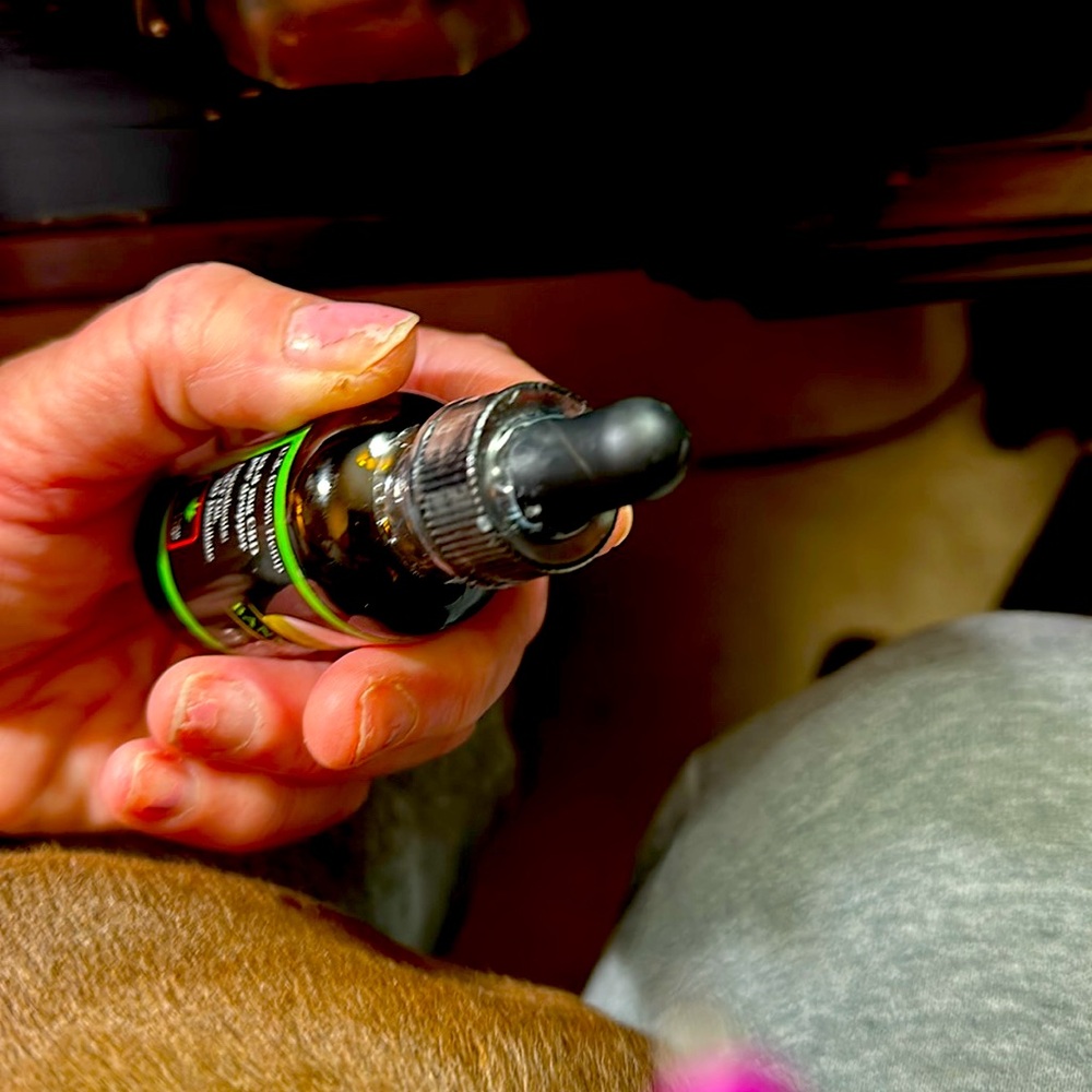 CBD OIL - Picture 3 of 7